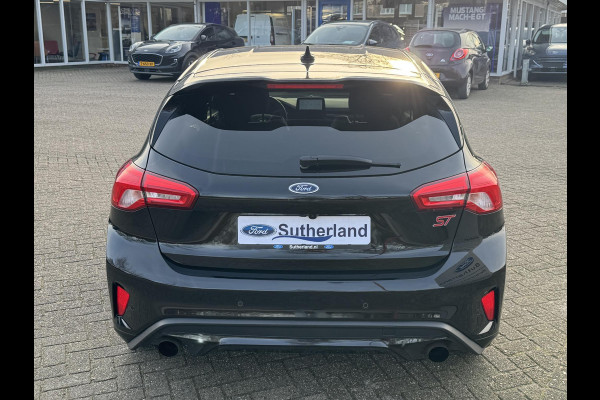 Ford Focus 2.3 EcoBoost ST-3 | 280pk Automaat! | Winter Pack | Adaptive LED | Sper differentieel | Achteruitrijcamera | Navigatie