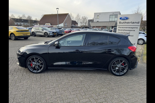 Ford Focus 2.3 EcoBoost ST-3 | 280pk Automaat! | Winter Pack | Adaptive LED | Sper differentieel | Achteruitrijcamera | Navigatie