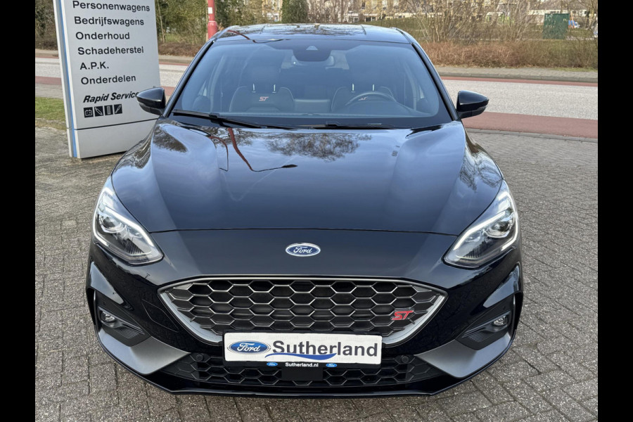 Ford Focus 2.3 EcoBoost ST-3 | 280pk Automaat! | Winter Pack | Adaptive LED | Sper differentieel | Achteruitrijcamera | Navigatie