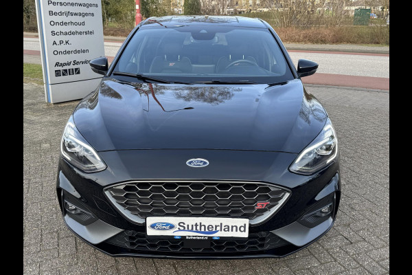 Ford Focus 2.3 EcoBoost ST-3 | 280pk Automaat! | Winter Pack | Adaptive LED | Sper differentieel | Achteruitrijcamera | Navigatie