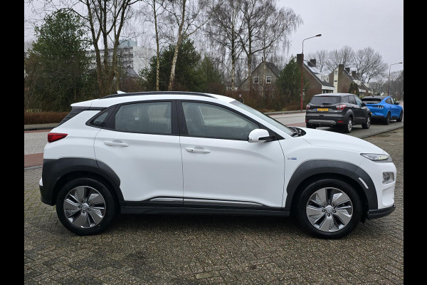 Hyundai Kona EV Comfort 64 kWh 204pk Achteruitrijcamera | Adaptieve Cruise |  3 Fasen Laden