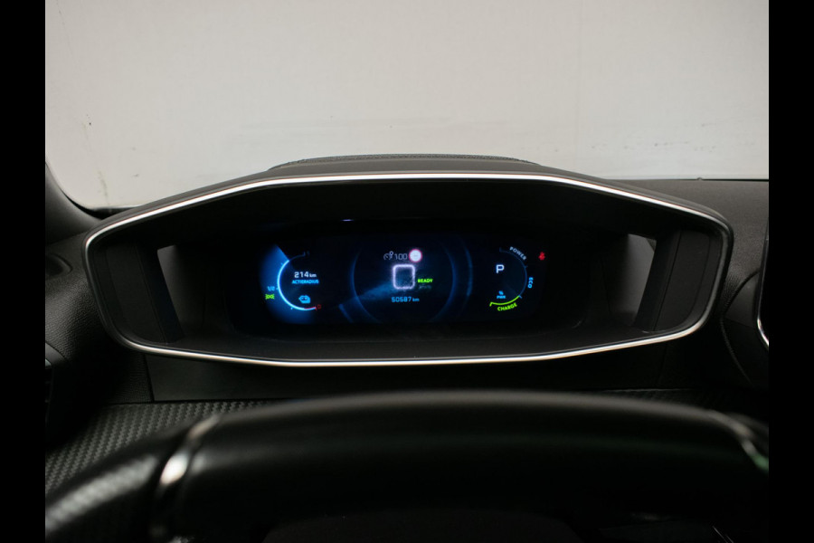 Peugeot e-2008 EV GT 50 kWh 3 Fase(PANORAMADAK,APPLE CARPLAY,NAVI,LED,CRUISE,SFEERVERLICHTING,SPORTSTOELEN,STOELVERWARMING,CAMERA)