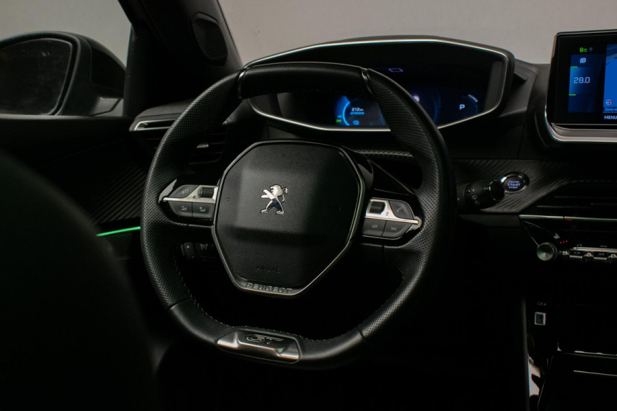 Peugeot e-2008 EV GT 50 kWh 3 Fase(PANORAMADAK,APPLE CARPLAY,NAVI,LED,CRUISE,SFEERVERLICHTING,SPORTSTOELEN,STOELVERWARMING,CAMERA)