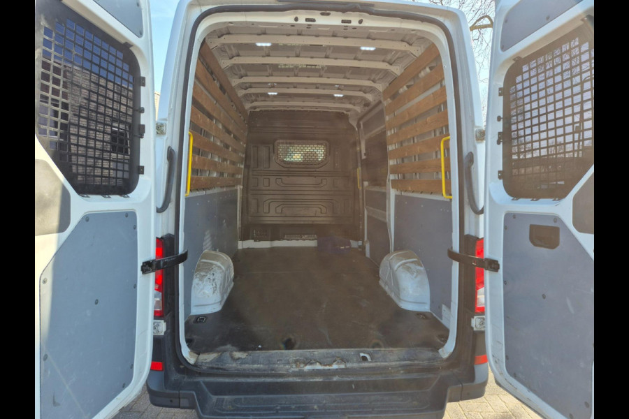 Volkswagen Crafter 35 2.0 TDI L3H3 Comfortline / camera / navigatie / trekhaak