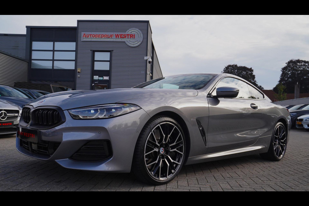 BMW 8 Serie 840i xDrive High Executive M-pakket | Carbon | 2023 Navi | Adaptieve cruise | Head up display | Nieuwprijs €156.000,-