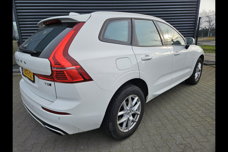 Volvo XC60 T5 AWD Momentum 250pk Dealer O.H Nieuw Model | Luchtvering | Trekhaak af Fabriek | Panodak | Adaptive Cruise | 360 Camera | Apple Carplay | BLIS |