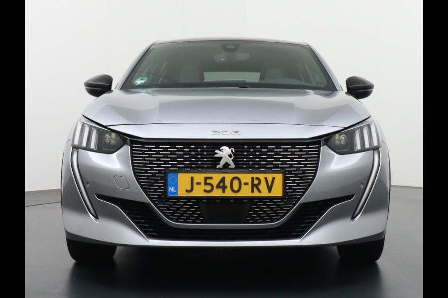 Peugeot e-208 EV GT-line 350 50kWh Panoramadak Apple Carplay Android Auto Adaptieve Cruise Stoelverwarming Camera Keyless Pdc Led DAB+ Lmv 17" Dodehoekdetectie 1/2 Leder Verkeersbord detectie 1e Eigenaar