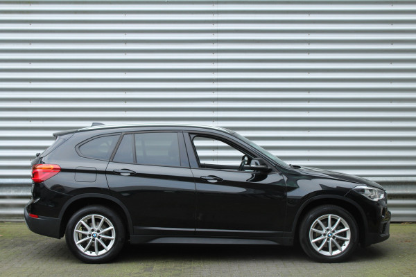 BMW X1 sDrive18i 141pk High Executive Edition Clima Cruise Navi PDC El. Klep Keyless 17"LMV