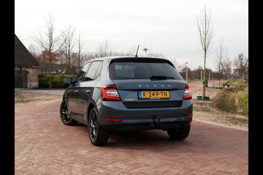 Škoda Fabia 1.0 TSI Ambition | Apple Carplay | Cruise Control | Trekhaak | Parkeersensoren | 16 inch |