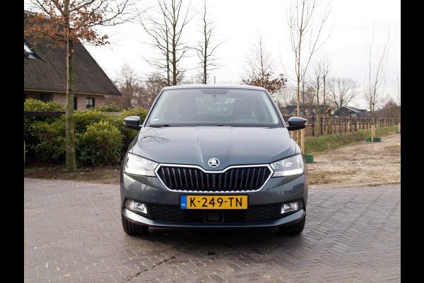 Škoda Fabia 1.0 TSI Ambition | Apple Carplay | Cruise Control | Trekhaak | Parkeersensoren | 16 inch |