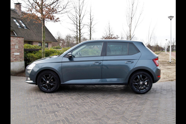 Škoda Fabia 1.0 TSI Ambition | Apple Carplay | Cruise Control | Trekhaak | Parkeersensoren | 16 inch |