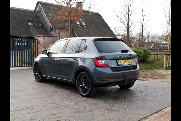 Škoda Fabia 1.0 TSI Ambition | Apple Carplay | Cruise Control | Trekhaak | Parkeersensoren | 16 inch |