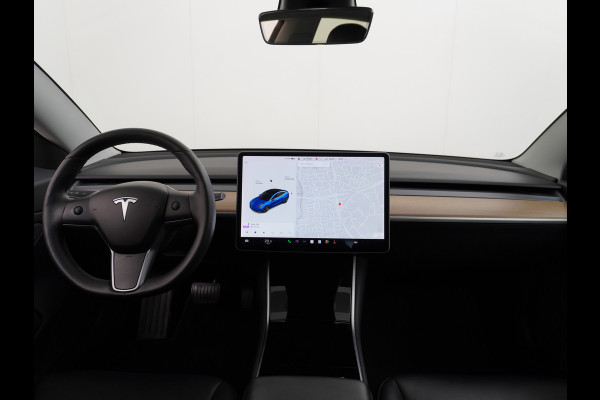 Tesla Model 3 SR+60kWh 325PK FSD-Voorbereid AutoPilot Lmv 18" Leder Pano.Dak Adaptive-Cruise Camera's Elektr.-Stuur+Stoelen+Spiegels+Geheugen+ Ecc Navigatiesysteem full map LED-a+v Comfortstoelen ACC DAB Voorverwarmen interieur via App Keyless via Telefoonsleutel One-Pedal-Drive Orig. nlse auto tot 11kw laden thuis ! Garantie Accu tot 23-09-2027/Max 160.000km 1.584kg licht!