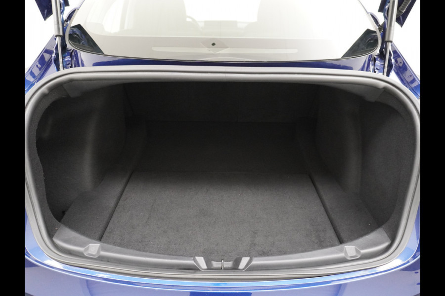 Tesla Model 3 SR+60kWh 325PK FSD-Voorbereid AutoPilot Lmv 18" Leder Pano.Dak Adaptive-Cruise Camera's Elektr.-Stuur+Stoelen+Spiegels+Geheugen+ Ecc Navigatiesysteem full map LED-a+v Comfortstoelen ACC DAB Voorverwarmen interieur via App Keyless via Telefoonsleutel One-Pedal-Drive Orig. nlse auto tot 11kw laden thuis ! Garantie Accu tot 23-09-2027/Max 160.000km 1.584kg licht!