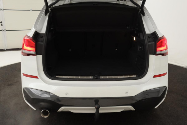 BMW X1 xDrive25e M Sport | Leder | Stoelverwarming | Full LED | Sportstoelen | Navigatie | Climate control | PDC | Cruise control | DAB