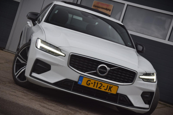 Volvo S60 2.0 T4 R-Design Panoramadak / 19'' Velgen / DAB /