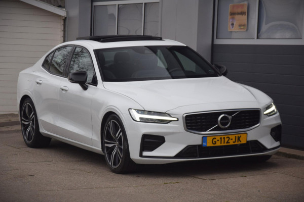 Volvo S60 2.0 T4 R-Design Panoramadak / 19'' Velgen / DAB /