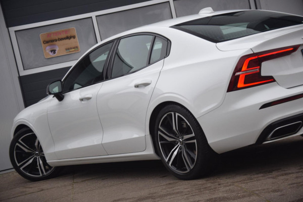 Volvo S60 2.0 T4 R-Design Panoramadak / 19'' Velgen / DAB /