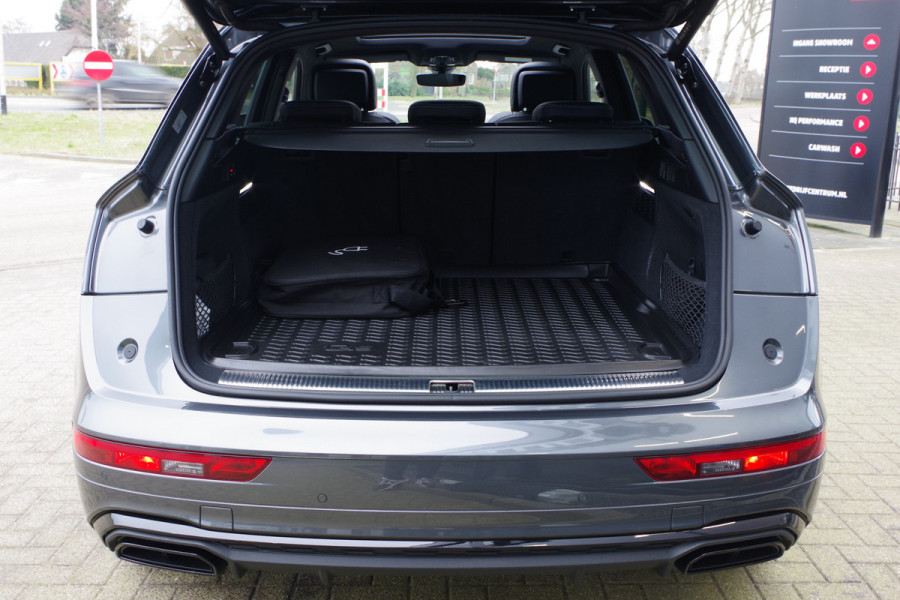 Audi Q5 55 TFSI e Competition S-Line, Luchtvering, RS-Sportstoelen, Panoramadak, Elek. Trekhaak, 360 Camera, Head-Up