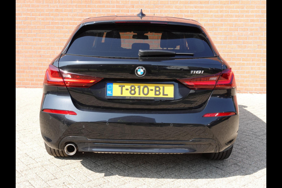 BMW 1-serie 118i Introduction Edition Automaat | Navigatie | Virtual Cockpit | Parkeersensoren | Ledverlichting | HiFi audio | Cruise Control | Climate Control | Getinte ramen