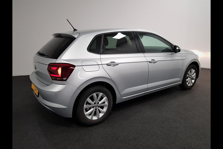 Volkswagen Polo 1.0 TSI 115pk DSG Highline | Navigatie | Climate Control | Parkeersensoren voor + achter | Adaptive Cruise Control | Lichtmetalen Velgen |