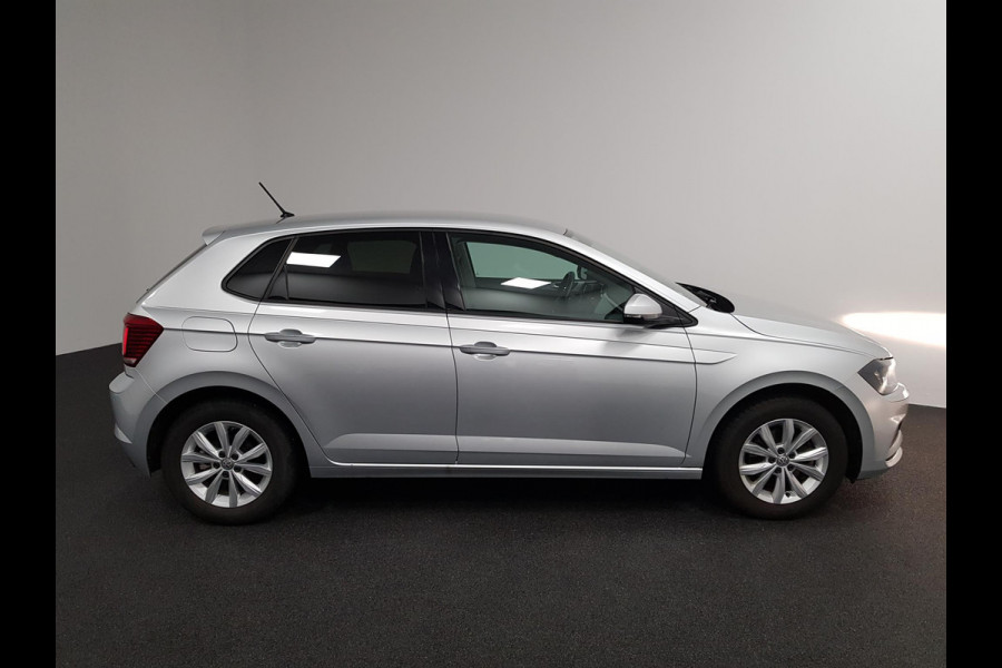 Volkswagen Polo 1.0 TSI 115pk DSG Highline | Navigatie | Climate Control | Parkeersensoren voor + achter | Adaptive Cruise Control | Lichtmetalen Velgen |