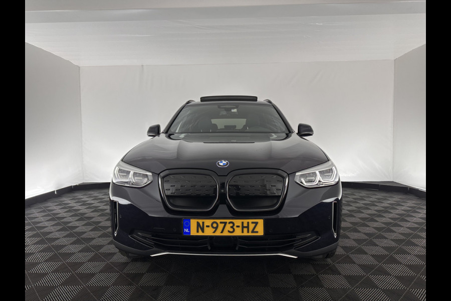 BMW iX3 High Executive 80 kWh [ 3-Fase ] (INCL-BTW) *PANO | ADAPTIVE-CRUISE | HARMAN/KARDON-AUDIO | FULL-LEATHER | MEMORY-PACK | DIGI-COCKPIT | BLIS | SURROUND-VIEW | SPORT-SEATS | KEYLESS | NAVI-FULLMAP | 20''ALU*