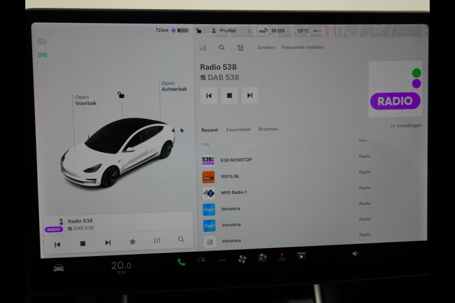 Tesla Model 3 SR+ 60kWh 325PK 18" AutoPilot Leder PanoDak Adaptive cruise Camera's Elektr.-Stuur+Stoelen+Spiegels+Geheugen+Easy-Entry+Verwarmd Navigatiesysteem full map LED-a+v Comfortstoelen ACC Dual-ECC DAB Voorverwarmen interieur via App Keyless via Telefoonsleutel One-Pedal-Drive Origineel Nederlandse auto Fase 3 laden! Garantie Accu tot 16-12-2027/Max 160.000km 1.584kg licht!