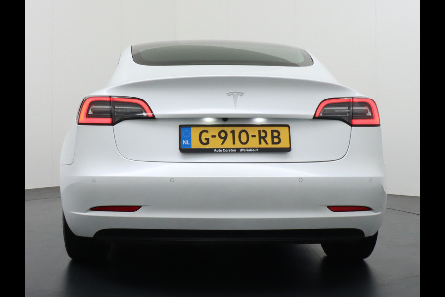 Tesla Model 3 SR+ 60kWh 325PK 18" AutoPilot Leder PanoDak Adaptive cruise Camera's Elektr.-Stuur+Stoelen+Spiegels+Geheugen+Easy-Entry+Verwarmd Navigatiesysteem full map LED-a+v Comfortstoelen ACC Dual-ECC DAB Voorverwarmen interieur via App Keyless via Telefoonsleutel One-Pedal-Drive Origineel Nederlandse auto Fase 3 laden! Garantie Accu tot 16-12-2027/Max 160.000km 1.584kg licht!