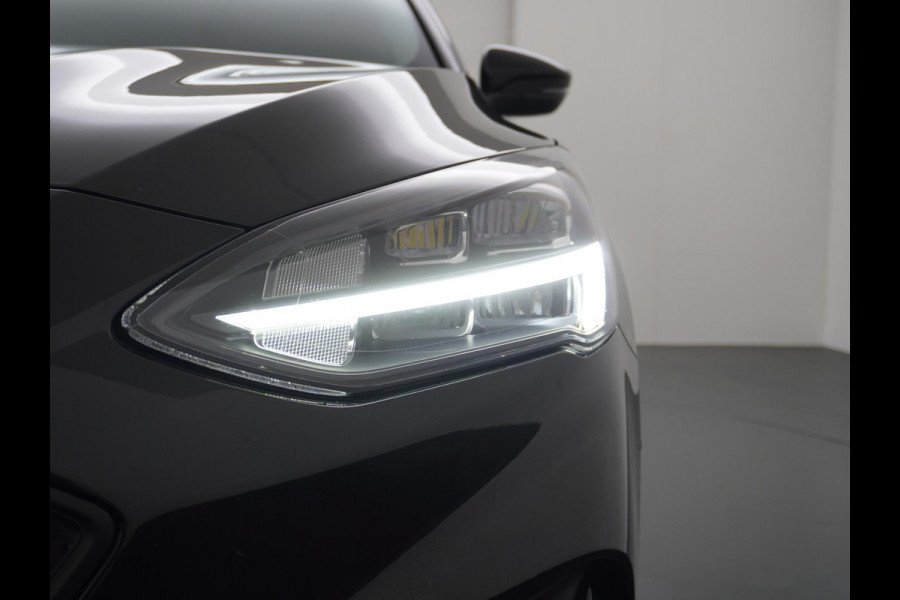 Ford Focus 1.0 EcoBoost Hybrid ST Line X Business WINTER PACK | CAMERA | ADAP. CRUISE | RIJKLAAR INCL. 12 MND. BOVAGGARANTIE