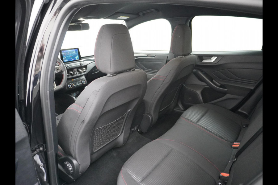 Ford Focus 1.0 EcoBoost Hybrid ST Line X Business WINTER PACK | CAMERA | ADAP. CRUISE | RIJKLAAR INCL. 12 MND. BOVAGGARANTIE