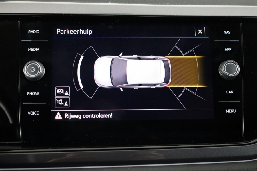 Volkswagen Polo 1.0 TSI Style 110 pk Automaat (DSG) | Navigatie via App | Parkeersensoren (Park assist) | Adaptieve cruise control | Stoelverwarming | Matrix LED koplampen |