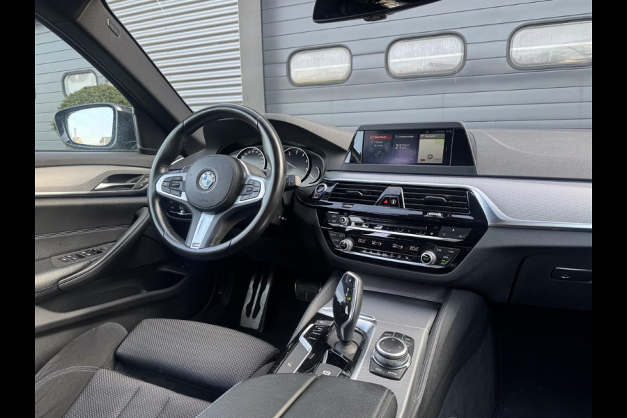 BMW 5 Serie Touring 520i High Executive M-Sport | Navigatie | Camera | Climate Control |