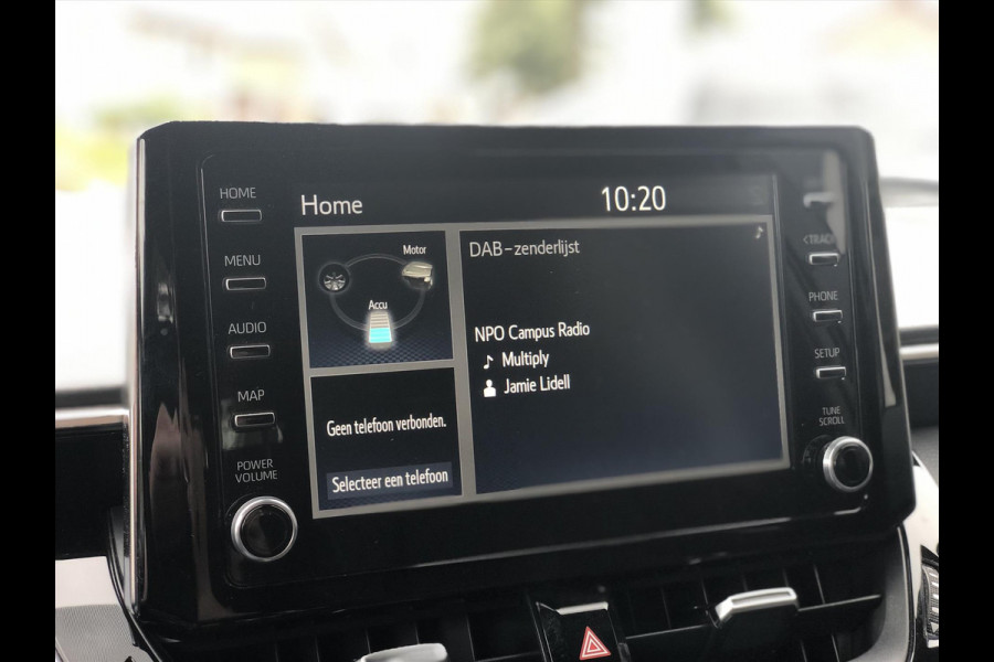 Toyota Corolla Touring Sports 1.8 Hybrid Active | Nieuw geleverd, Apple Carplay/Android Auto, Parkeercamera, Lichtmetalen velgen