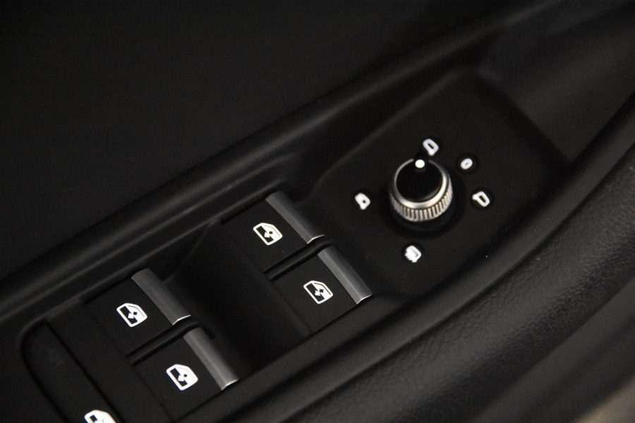 Audi A4 Avant 35 TFSI S-Tronic *Panoramadak*Leder*Stoelverwarming*