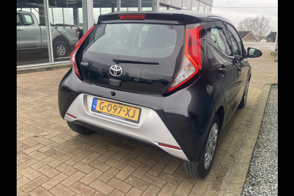 Toyota Aygo 1.0 VVT-i X-Play 5-drs. CAMERA/CARPLAY/AIRCO/LIMITER