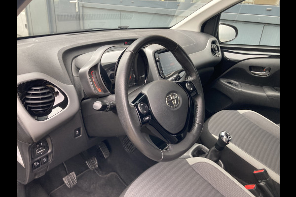 Toyota Aygo 1.0 VVT-i X-Play 5-drs. CAMERA/CARPLAY/AIRCO/LIMITER