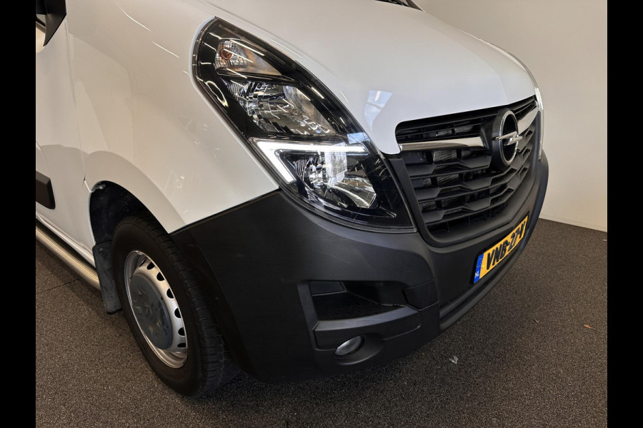 Opel Movano 135pk L3H2 AircoECC Navi DAB+ Cruise Control Camera parkeersensoren 270 Gr Achterdeuren 3-Zits Zeer Nette Bus!