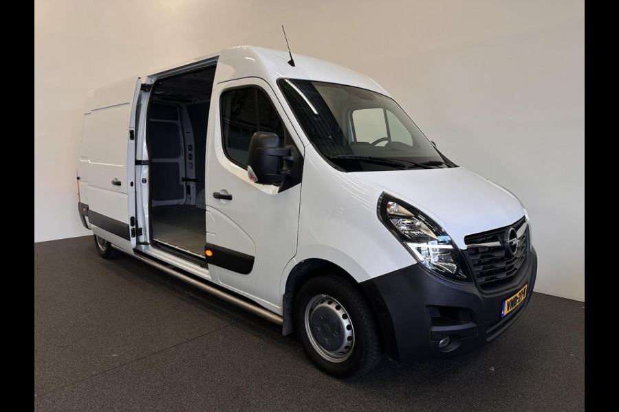 Opel Movano 135pk L3H2 AircoECC Navi DAB+ Cruise Control Camera parkeersensoren 270 Gr Achterdeuren 3-Zits Zeer Nette Bus!