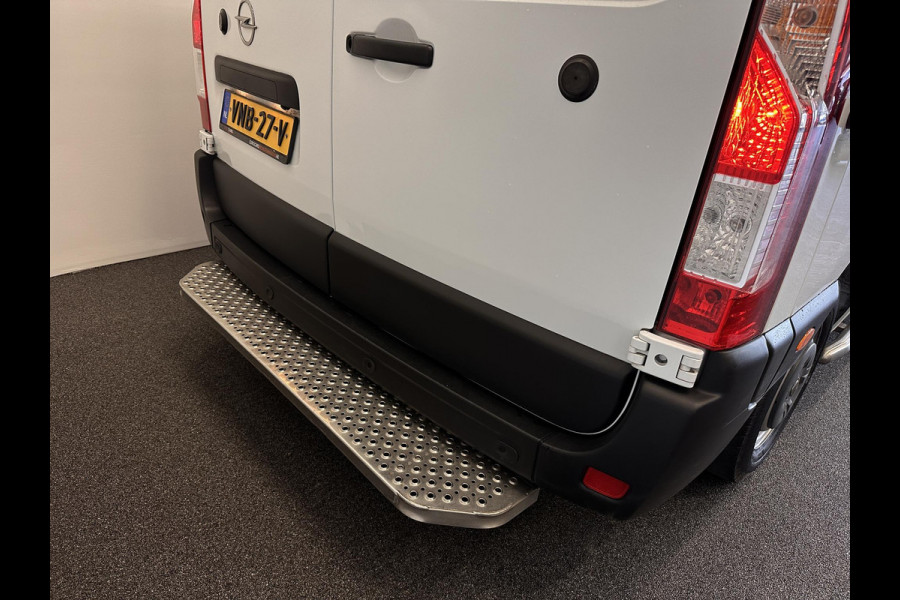 Opel Movano 135pk L3H2 AircoECC Navi DAB+ Cruise Control Camera parkeersensoren 270 Gr Achterdeuren 3-Zits Zeer Nette Bus!