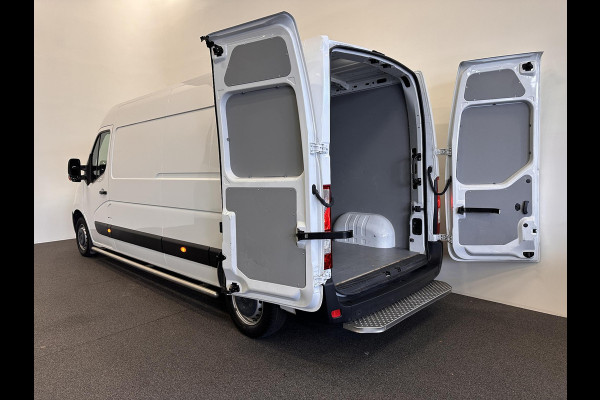 Opel Movano 135pk L3H2 AircoECC Navi DAB+ Cruise Control Camera parkeersensoren 270 Gr Achterdeuren 3-Zits Zeer Nette Bus!
