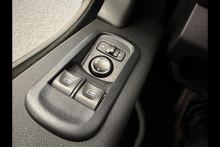 Opel Movano 135pk L3H2 AircoECC Navi DAB+ Cruise Control Camera parkeersensoren 270 Gr Achterdeuren 3-Zits Zeer Nette Bus!