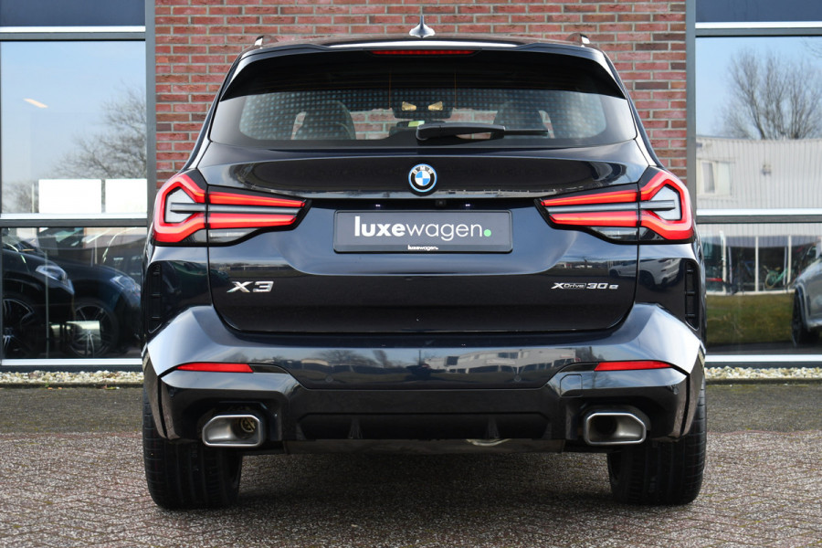 BMW X3 xDrive30e M-Sport Pano Trekh El-zetel Camera 20inch Gesture