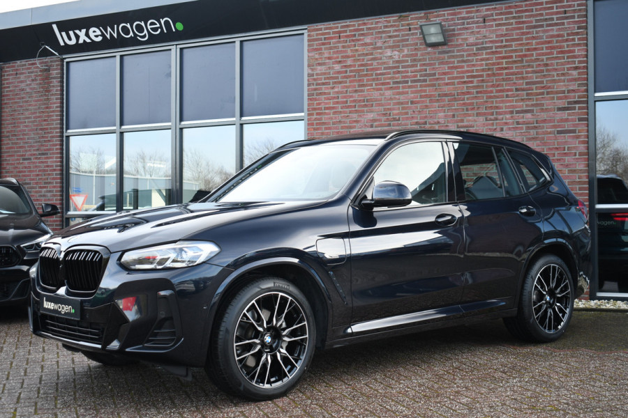 BMW X3 xDrive30e M-Sport Pano Trekh El-zetel Camera 20inch Gesture