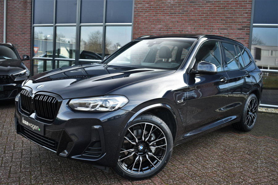 BMW X3 xDrive30e M-Sport Pano Trekh El-zetel Camera 20inch Gesture