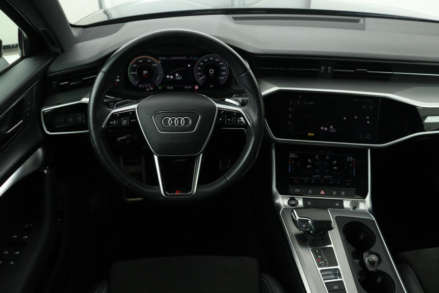 Audi A6 55 TFSIe S Line | 367pk | Trekhaak | Stoel & stuurverwarming | Adaptive cruise | Camera | Matrix LED | Carplay | Sportstoelen | Half leder | Navigatie