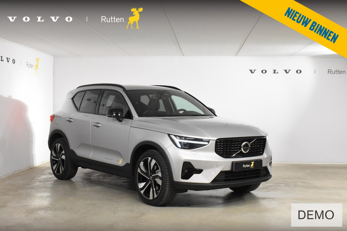 Volvo XC40 B4 211PK Automaat Plus Dark / Lighting Pack / Pixel led / 20'' Velgen / Donker getint glas