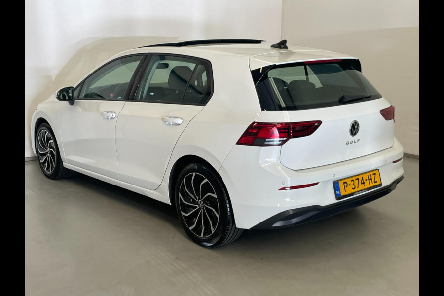 Volkswagen Golf 1.5 TSI / Pano / BTW / CarPlay / Stoelverwarming