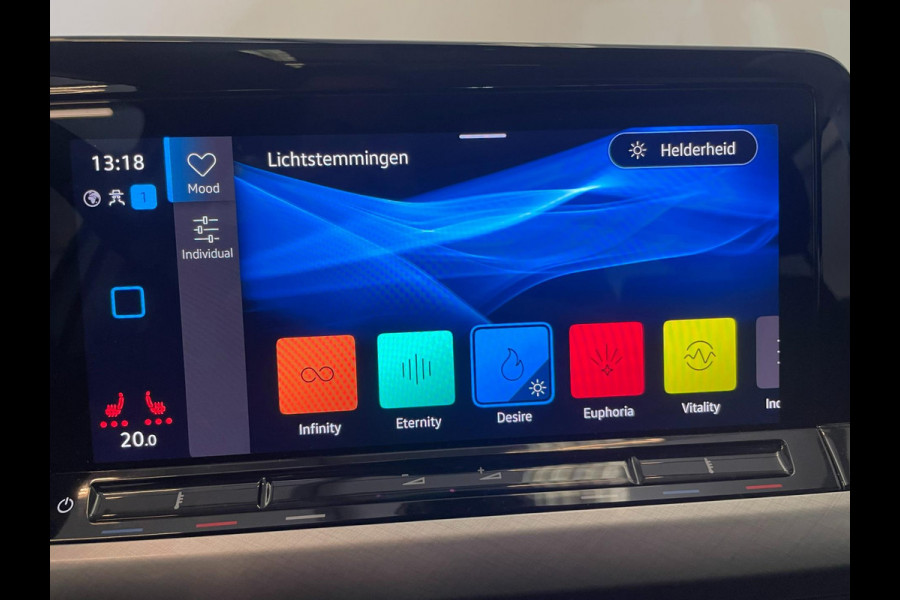 Volkswagen Golf 1.5 TSI / Pano / BTW / CarPlay / Stoelverwarming