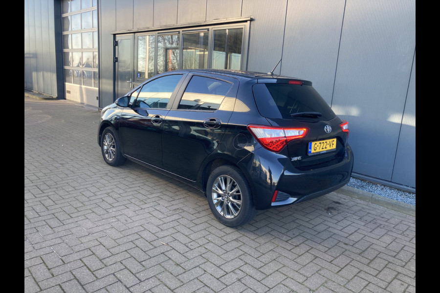 Toyota Yaris 1.5 VVT-i Dynamic Automaat 5-drs. CAMERA/CARPLAY/KEYLESS/CRUISE/15INCH